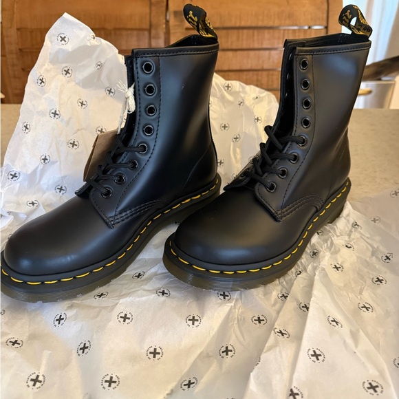 Dr. Martens are brand new, never worn. Size 6 - Picture 2 of 8